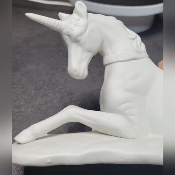 BUY NOW PRICE Vintage UCGC Bisque Matte Porcelain Resting Unicorn *REPAIRED* - Picture 6 of 14